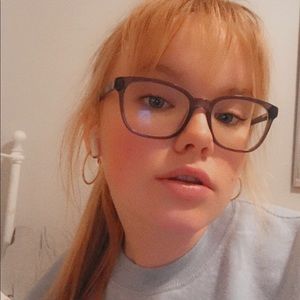 Meet your Posher, Abbey